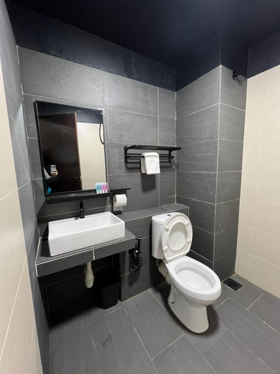 Samsara Studio Apartment At Kompleks Mutiara Gm Gua Musang Kültér fotó
